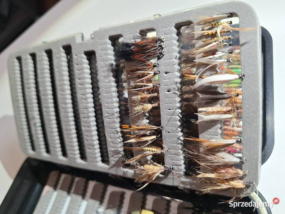 Przynęty wędkarskie Muchowe 230 sztuk pudełko