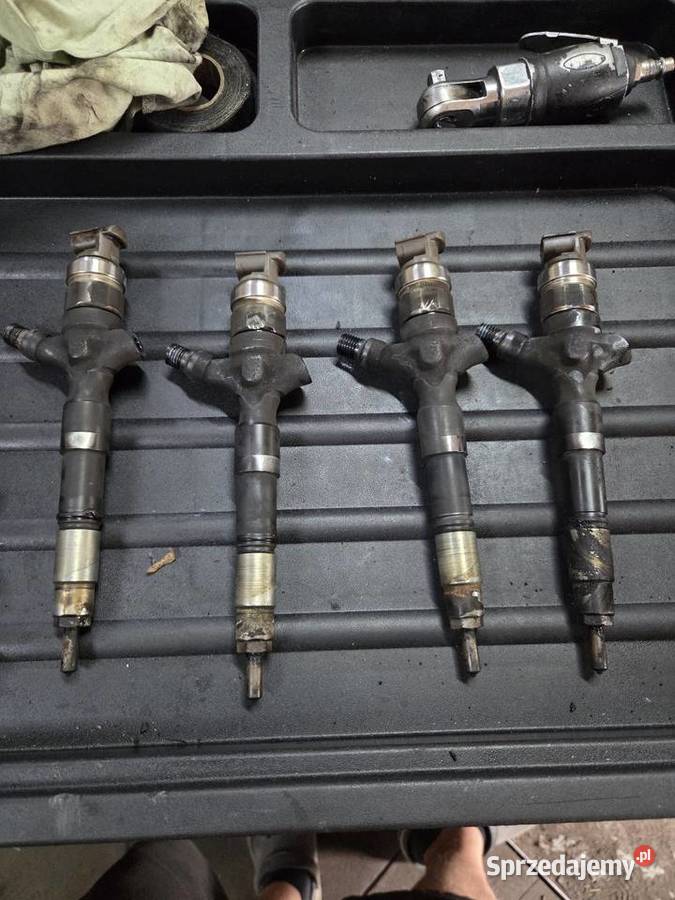 Wtryski toyota 236703028 Ciechanowiec sprzedam