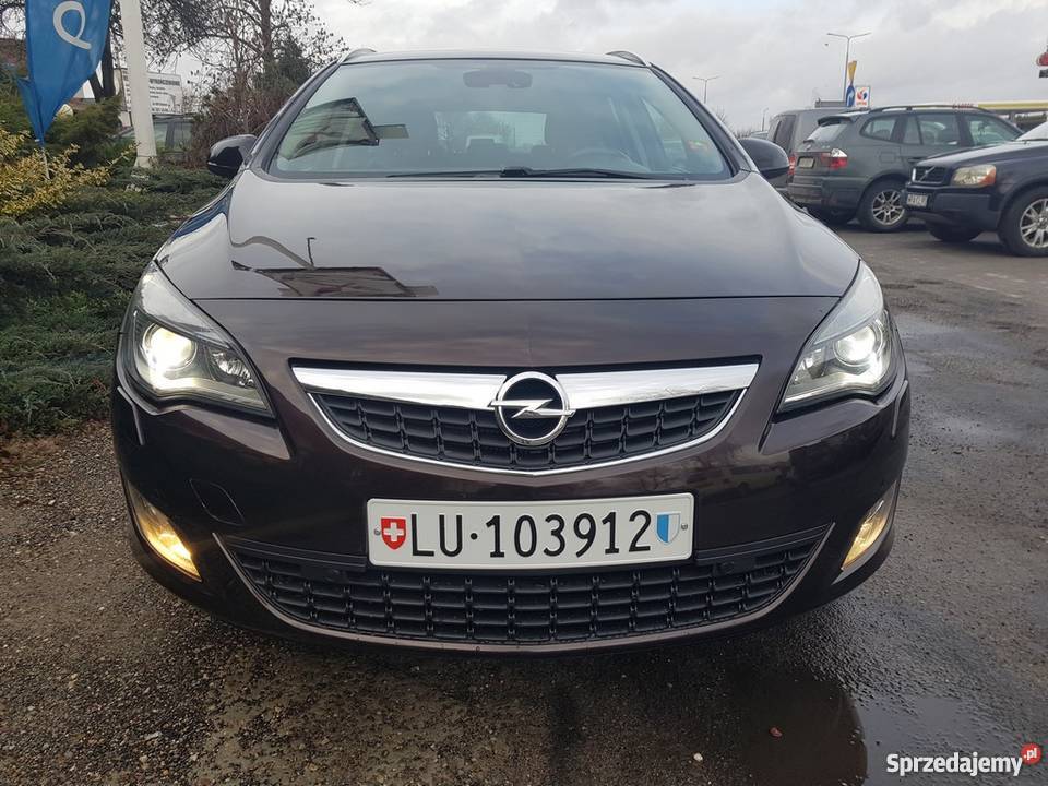 Opel Astra J 14 Turbo COMSO ksenon skóra czujnik deszczu Astra Radom