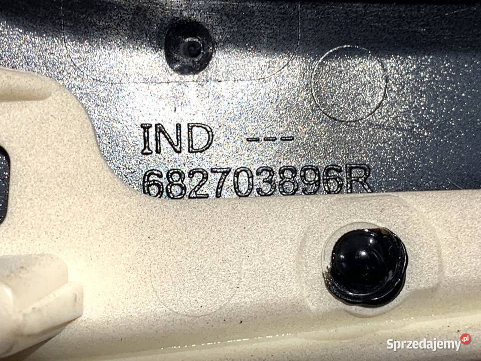 RAMKA RADIA RENAULT CAPTUR I 682703896R Szyby