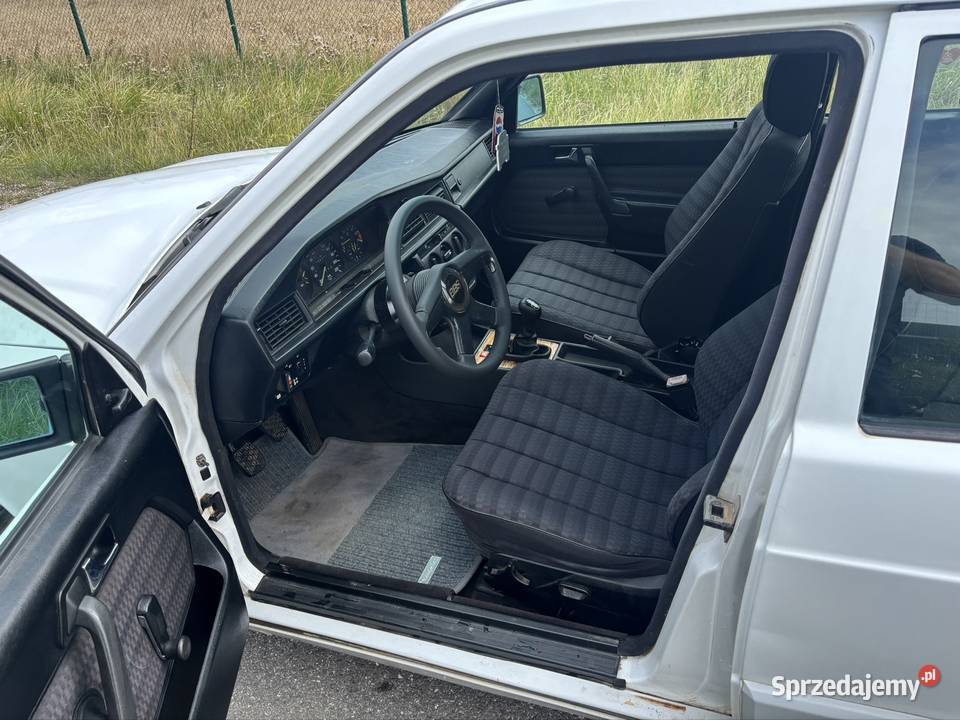 Mercedes w201 18 Benzyna 1991 kujawsko-pomorskie Włocławek