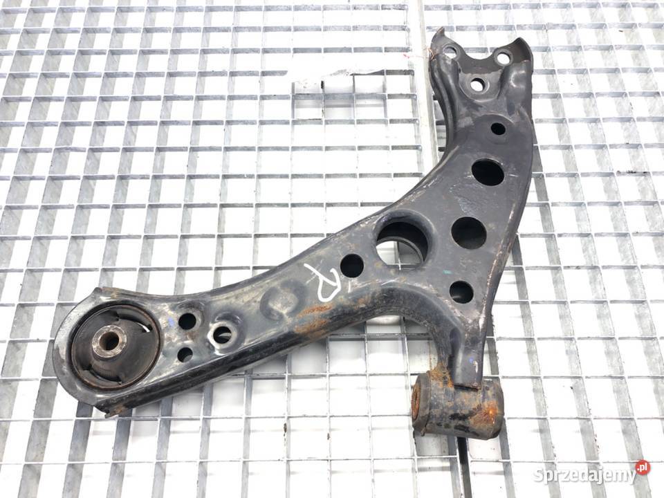 WAHACZ PRAWY PRZÓD TOYOTA COROLLA E21 osobowe