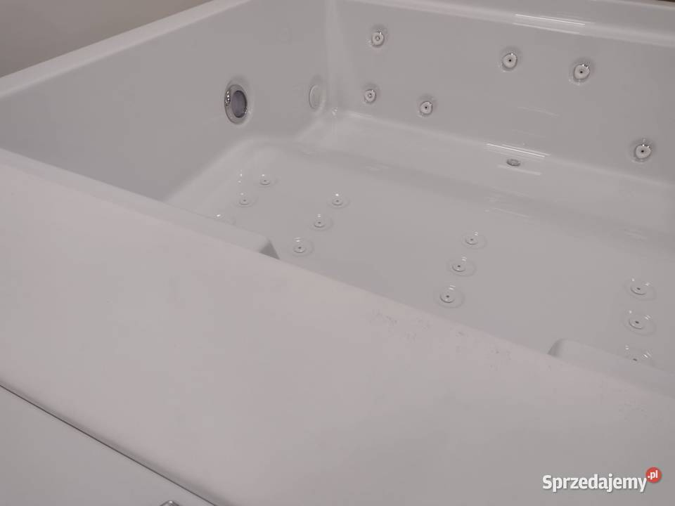 Sprzedam wannę SPA YUI