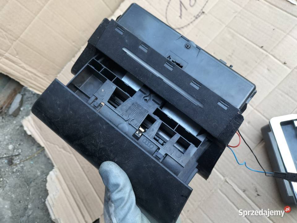 AUDI A4 B5 LF 8D0857951G POPIELNICZKA WKŁAD osobowe Kamień-Kolonia