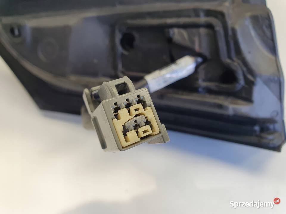 LUSTERKO PRAWE Ford Focus MK2 0407r PASAŻERA 5 Rudka