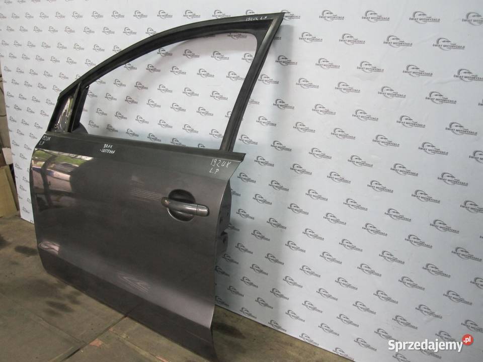 VW POLO V 11r drzwi lewe przód