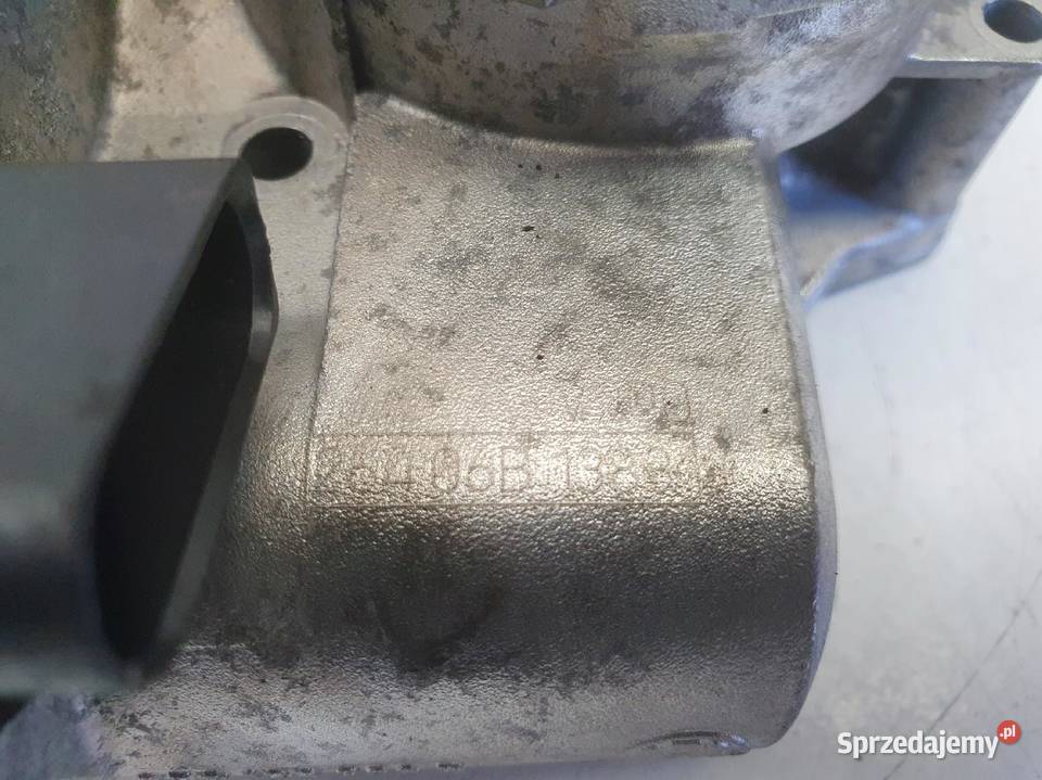 PRZEPUSTNICA VW Passat B6 20 TDI 03G128063B osobowe