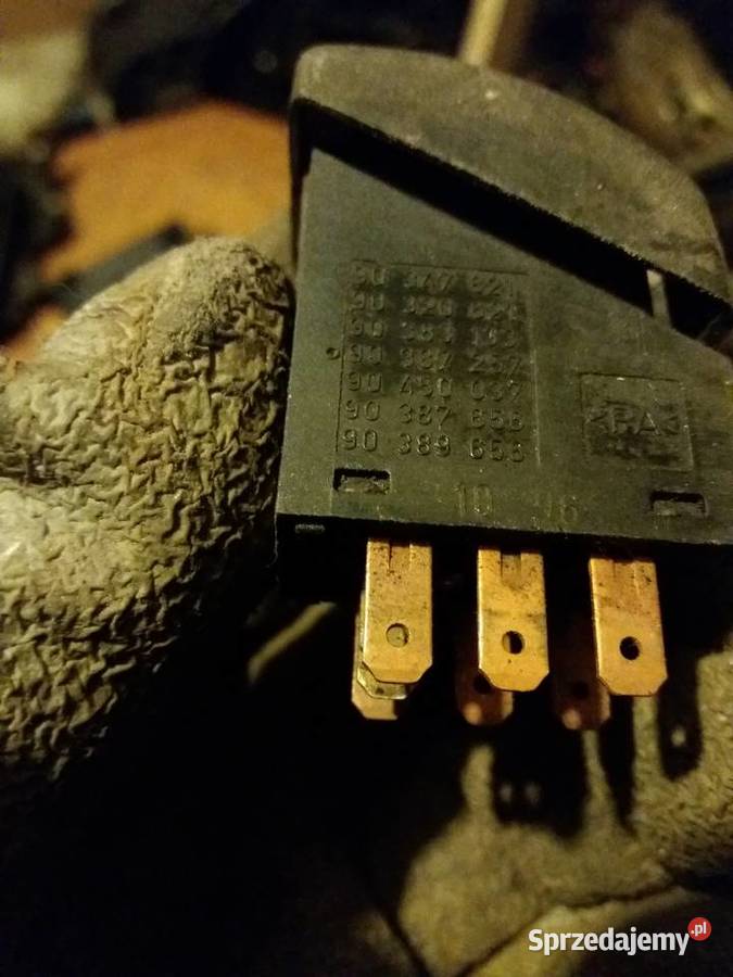CORSA B 95R WŁĄCZNIK ŚWIATEŁ AWARYJNYCH wyposażenie elektryczne