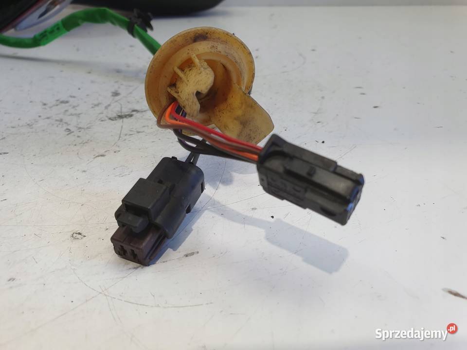 LUSTERKO PRAWE Peugeot 308 0713r PASAŻERA 62 8 osobowe Rudka