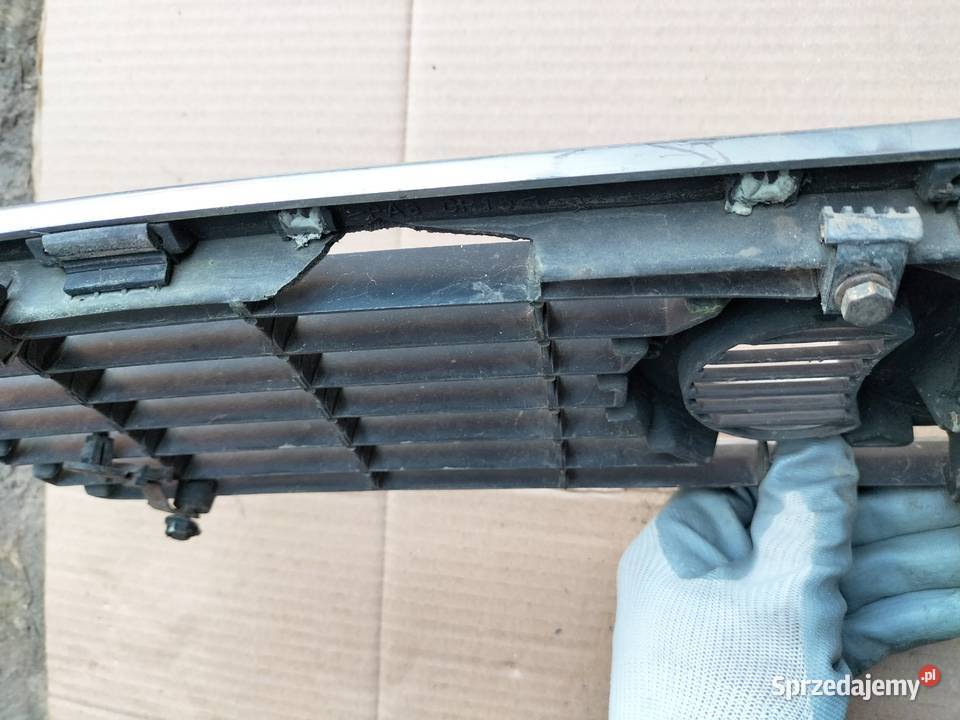AUDI 80 B4 80B4 ATRAPA ATRAPKA GRIL Kamień-Kolonia