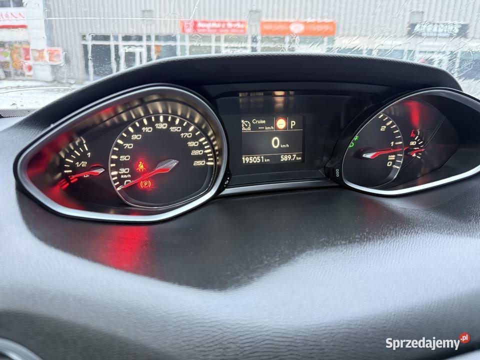 Peugeot 308 Kombi 15 HDI 2018 Automatyczna Rok produkcji 2018 mazowieckie Łomianki