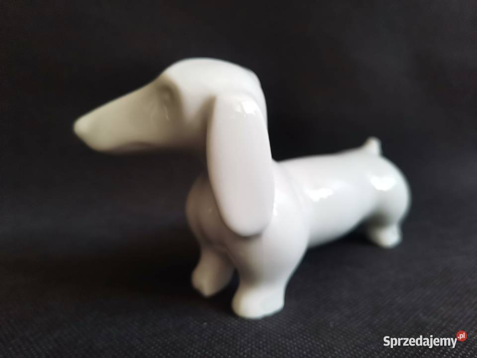 Stara figurka Pies Jamnik porcelana Bogucice PRL Katowice