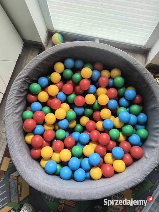 Suchy basen z piłkami dzieci stan Olsztyn