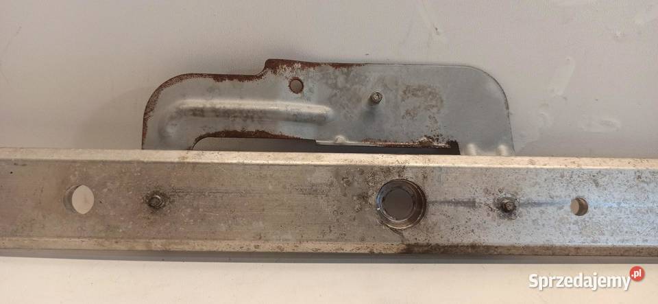 MERCEDES W205 MOCOWANIE WSPORNIK A2056190725 osobowe