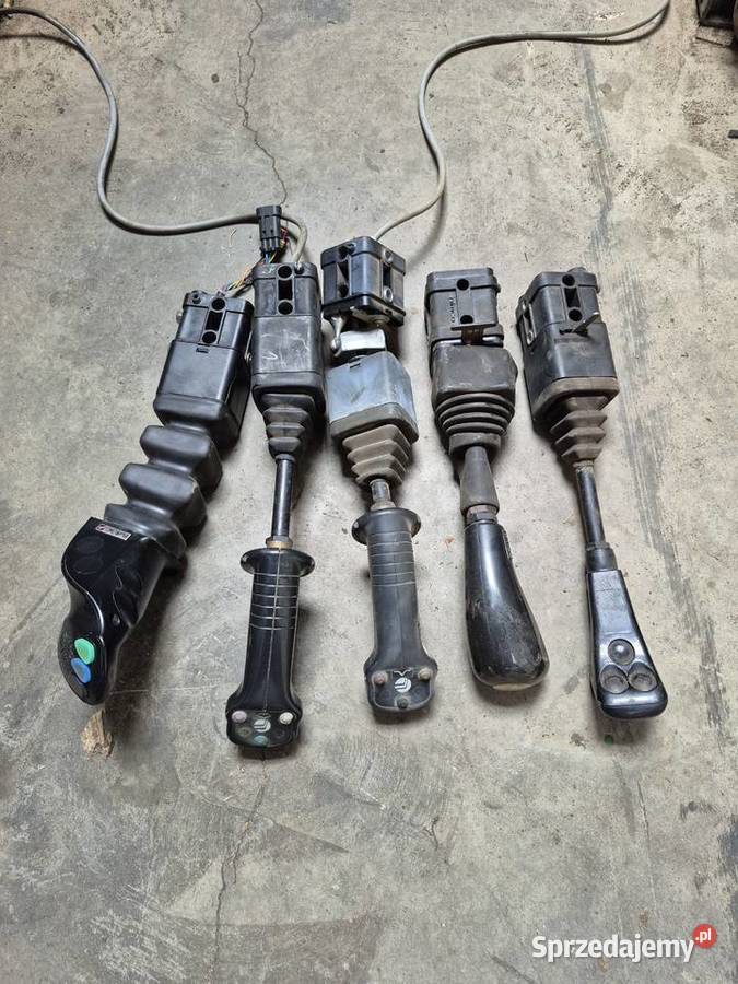 Rozdzielacz hydrauliczny z klamra bez do tura Turek sprzedam