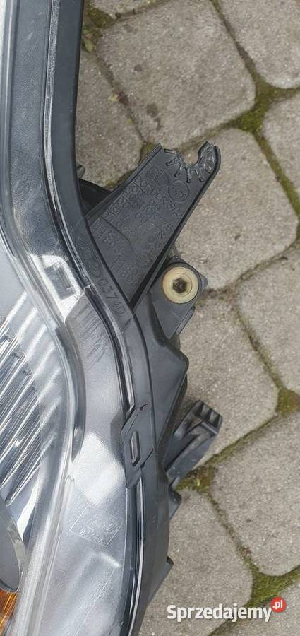 Ford Focus 2 Mk2 LIFT lampa przód prawa WYSYŁKA osobowe Lampy przednie Pobiedziska