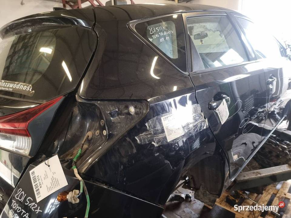 ĆWIARTKA BŁOTNIK PRAWY TYŁ TOYOTA AURIS II LIFT Lipno sprzedam