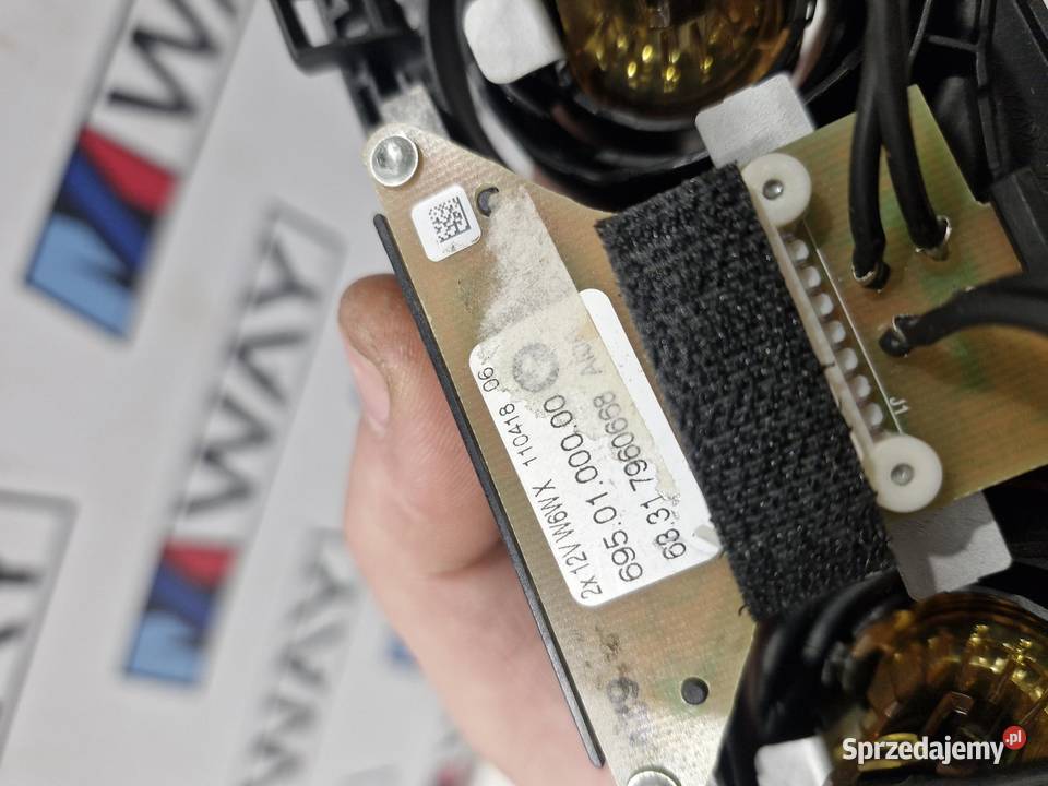 BMW 5 F10 F11 CZARNA TYLNA LAMPKA WNĘTRZA