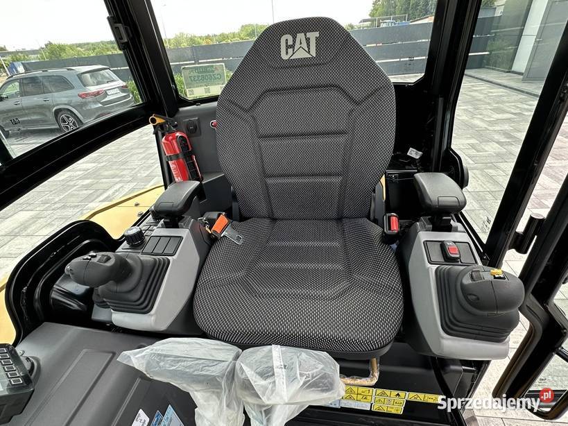 FABRYCZNIE NOWA MINIKOPARKA CATERPILLAR 3027 CR Tuliszków