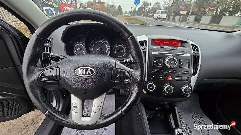 LIFT 14 Benzyna Grzane fotele Bluetooth Klima wspomaganie kierownicy