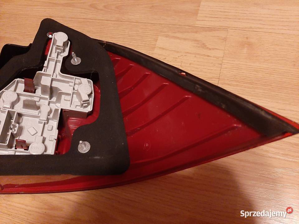 Lampa lew tylna do Ford Mondeo MK3 Sedan Również łódzkie Skierniewice sprzedam