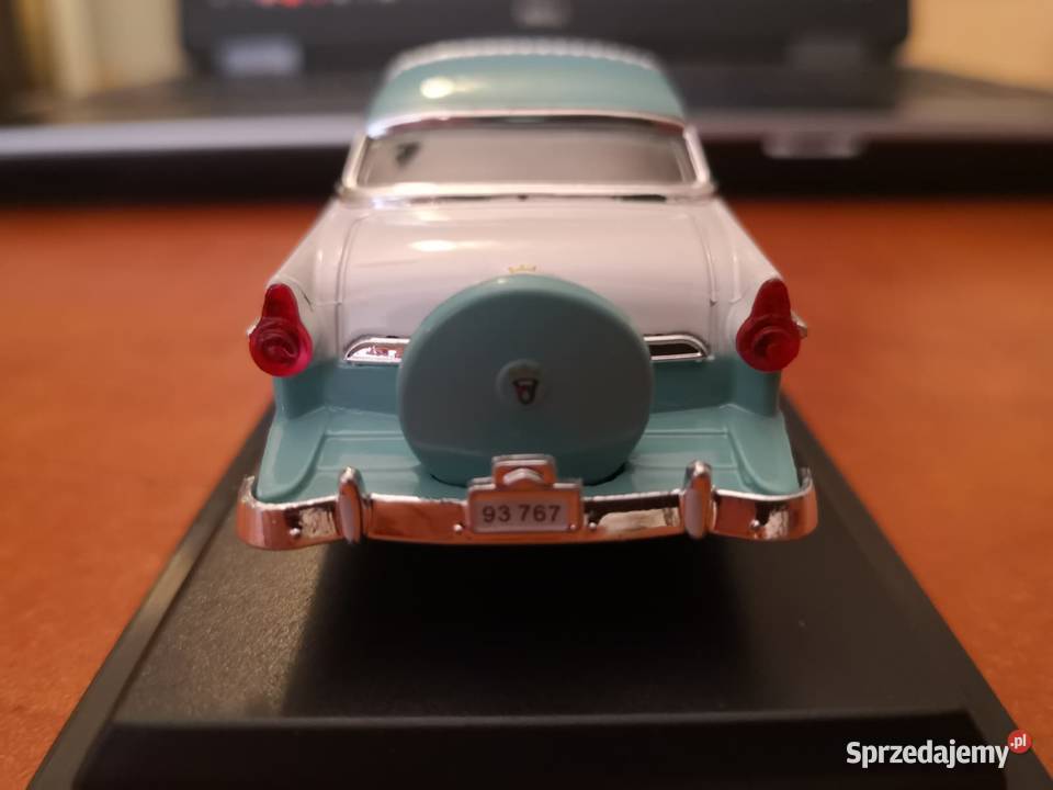 Model Ford Fairlaine Crown Victoria 143 Wrocław