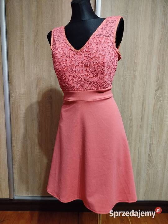 Dziewczęca sukienka rozmiar 4042 Biecz