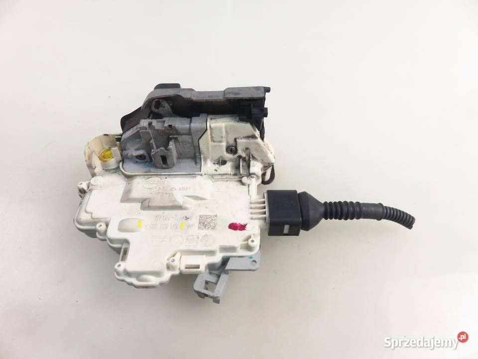 ZAMEK LEWY PRZEDNI AUDI A4 B8 8J1837015A