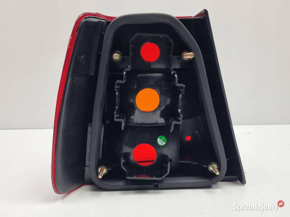 LAMPA PRAWA Volvo 940 960 9198r TYLNIA TYLNA osobowe Rudka