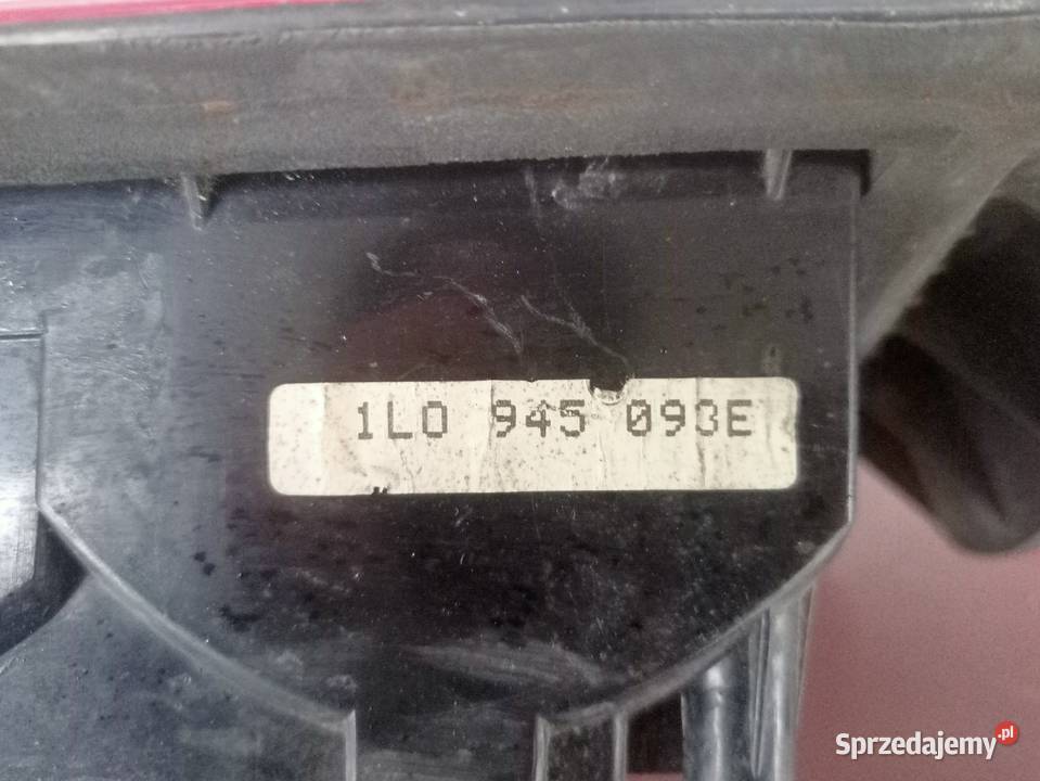 Seat Toledo I 1 lampa tył tylna w klapę Lampy tylne Sieradz