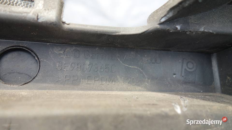 AUDI A4 B7 AVANT ŚLIZG ZDERZAKA TYL MOCOWANIE