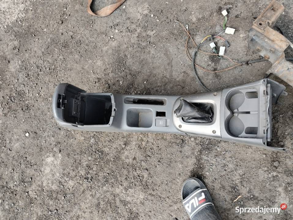 Tunel podłokietnik rav4 II 2 0 D4D diesel Wołkowyja