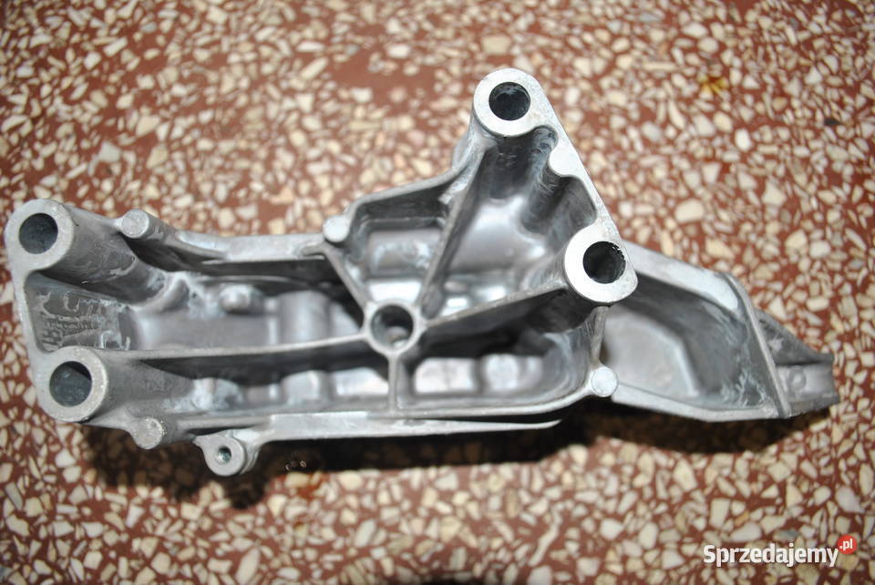 Łapa silnika rozrządzie VW Golf 4 14 16 16v Bora Poręba