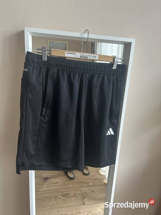 Czarne spodenki Adidas sportowe wygodne Black Pozostałe wielkopolskie