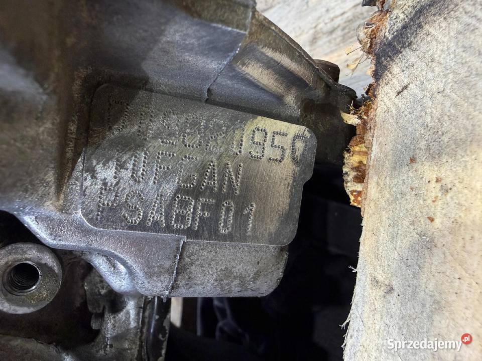 SILNIK 8FP 8F01 Peugeot 207 208 308 14 16V VTI Rudka