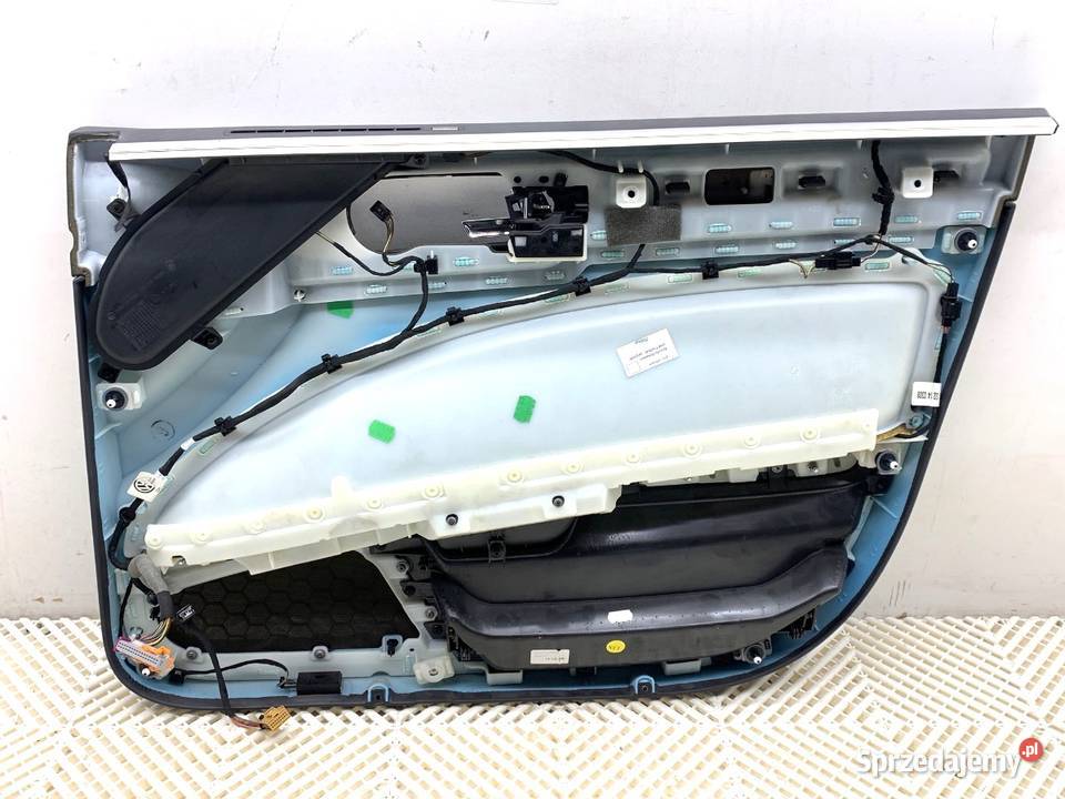 BOCZEK DRZWI LEWY PRZÓD VW PHAETON 3D1867011 osobowe Tapicerki samochodowe