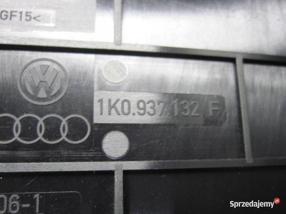 VOLKSWAGEN TIGUAN 5N 08r skrzynka bezpieczników