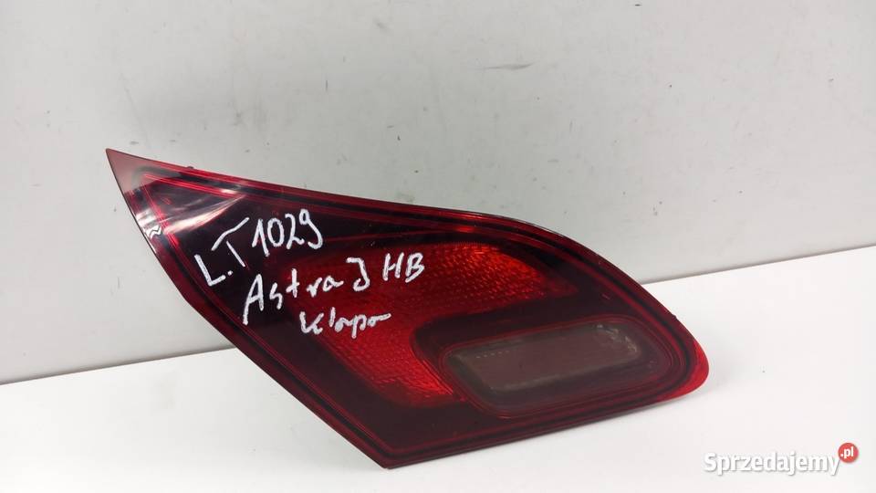 OPEL ASTRA J HB LAMPA TYŁ LEWA W KLAPĘ CIEMNA wielkopolskie Zbierkowo