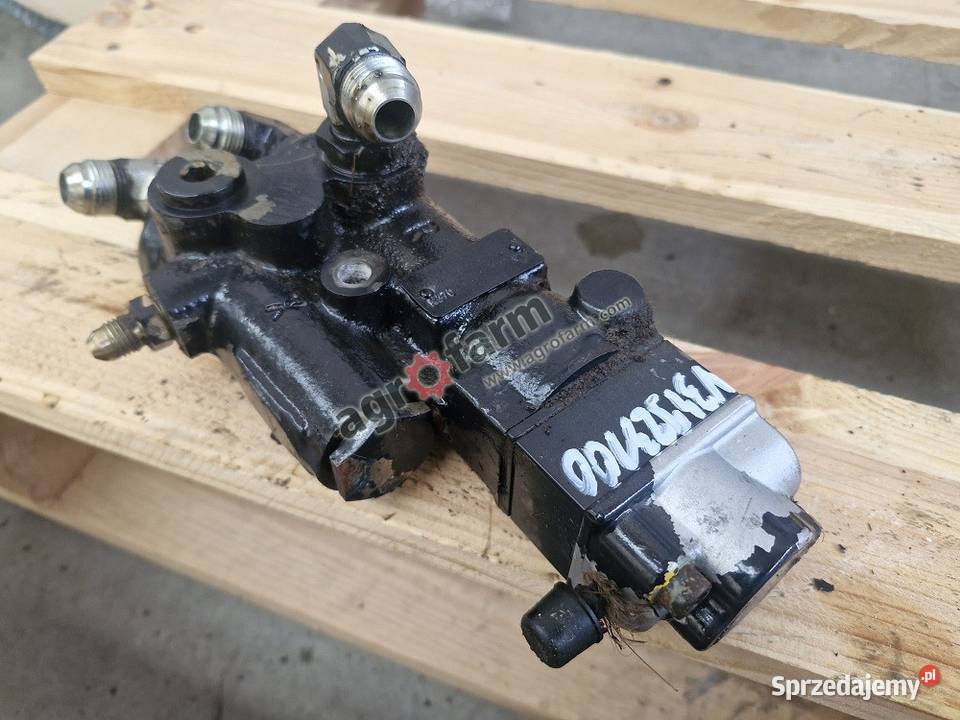 Zawór hamulca Valtra C90 M120 T130 XM130 Byków