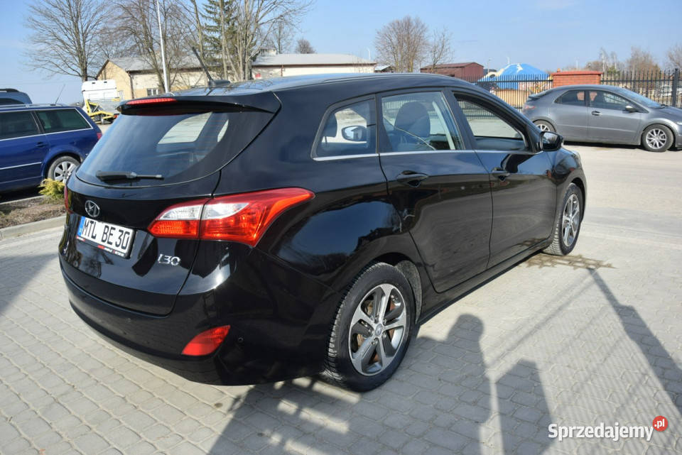 Hyundai i30 16D Navi Kamera 2015r Sprowadzony Majdan Sieniawski