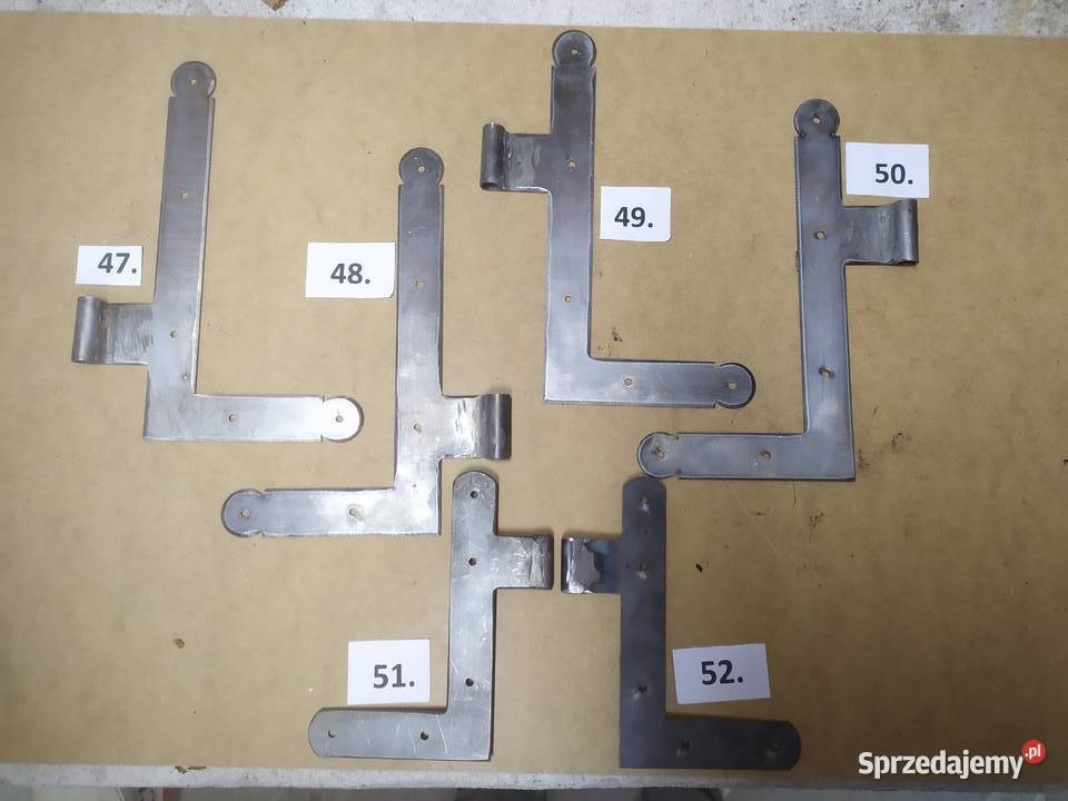 Okucia zabytkowe gałkizawiasy narożniki koniki Paterek