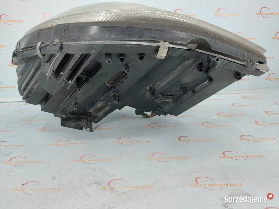 MERCEDES CLS C219 09r lampa prawa przód Kielce