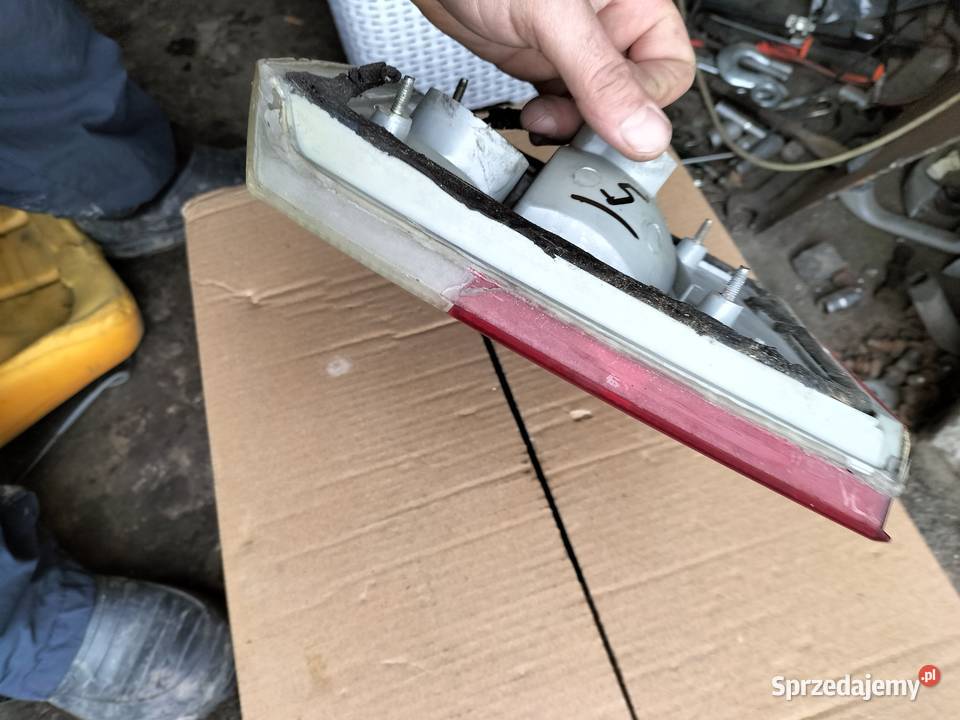LAMPA TYŁ TYLNA LEWA AUDI 80 B3 B4 KLAPA Kamień-Kolonia