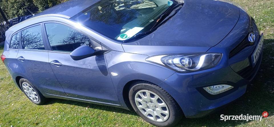 Hyundai I30 kombi z 2014 roku z fabryczną Warszawa