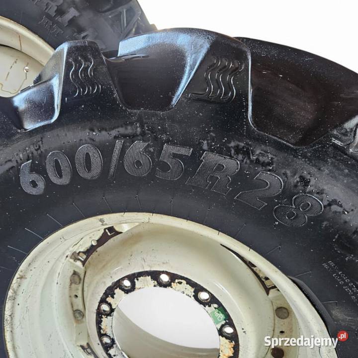 Koła Tylne R42 Opona Rolnicza 62070R42 AGRIMAX wielkopolskie