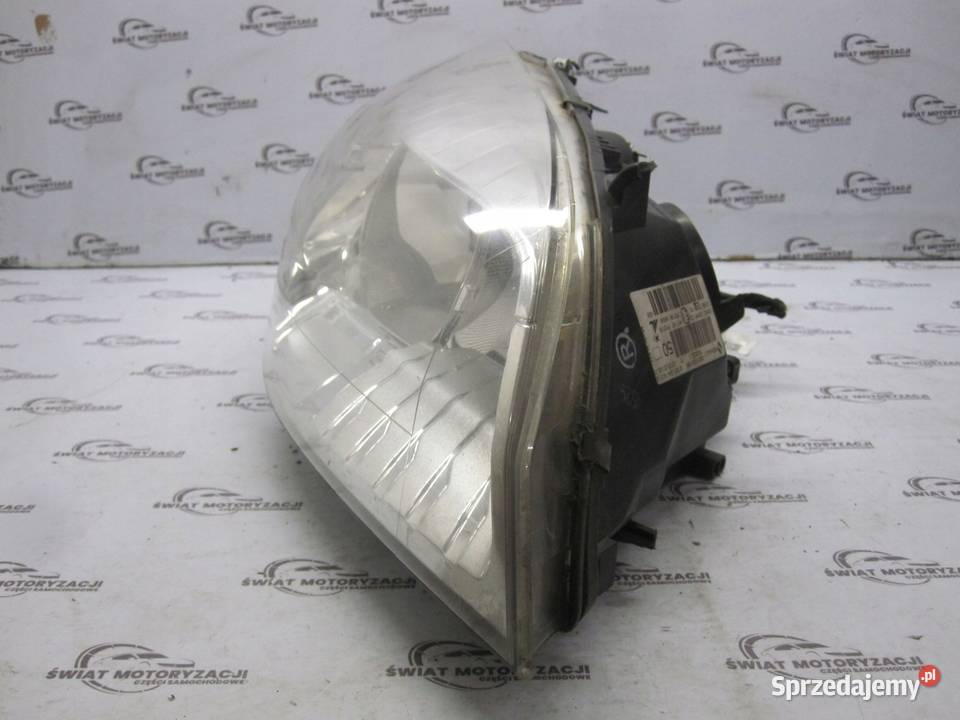 RENAULT MEGANE III 11r lampa prawa przód osobowe