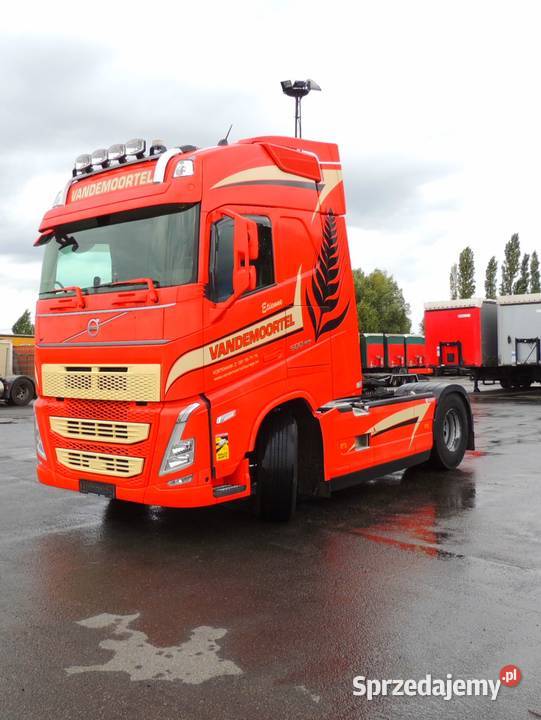 Ciagnik Volvo 500 nowy model 2022 tez leasing Warszawa