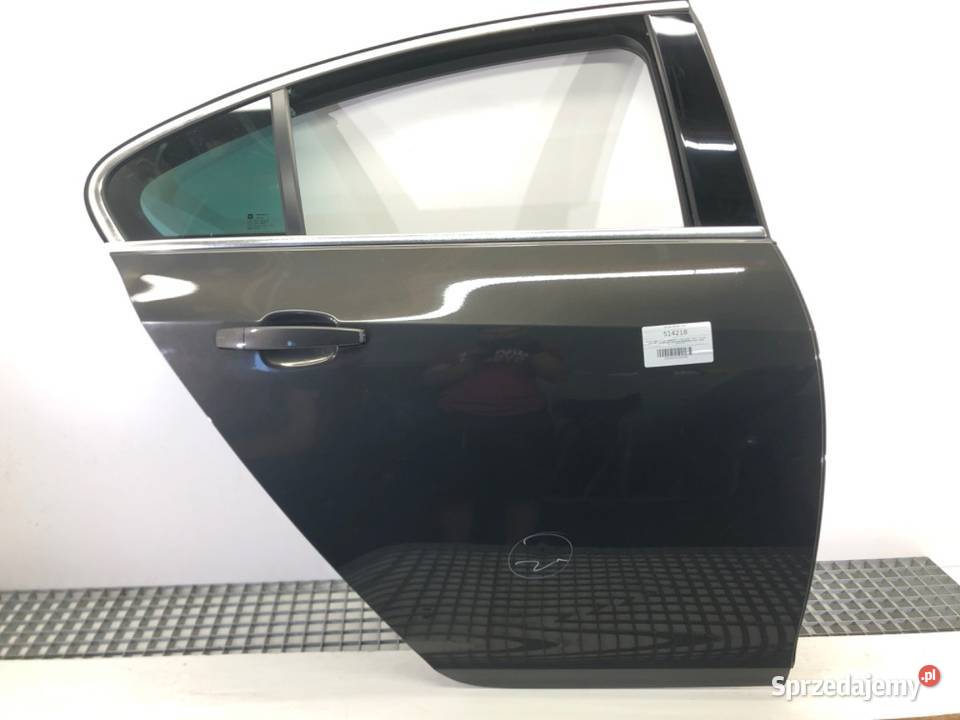 DRZWI PRAWY TYŁ OPEL INSIGNIA A Hatchback 0817 podkarpackie