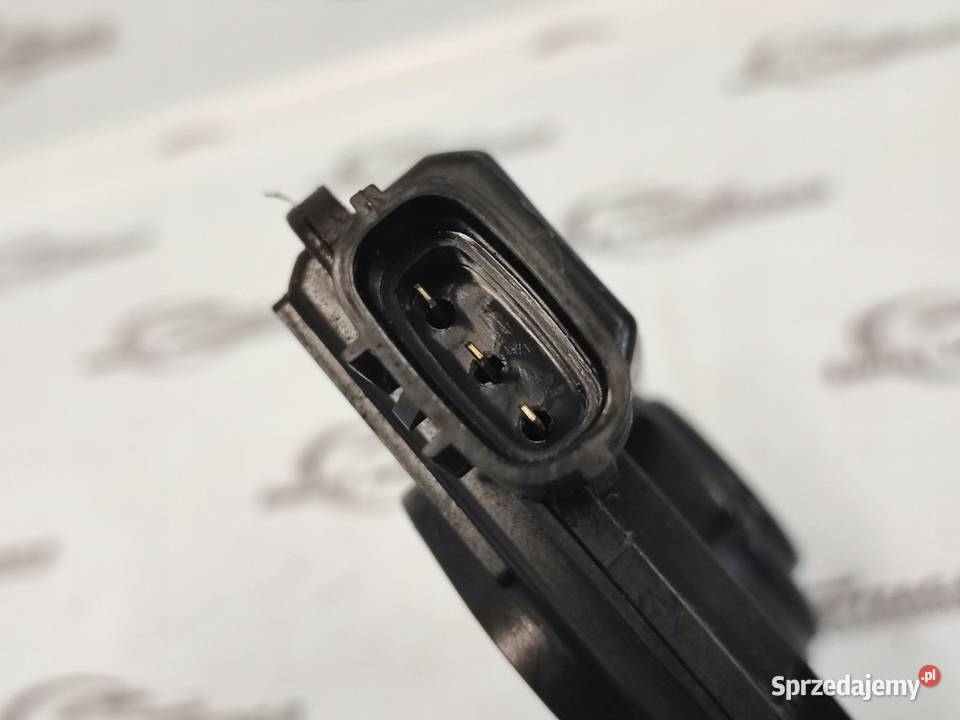 TOYOTA AVENSIS T27 III 10r zamek klapy tył