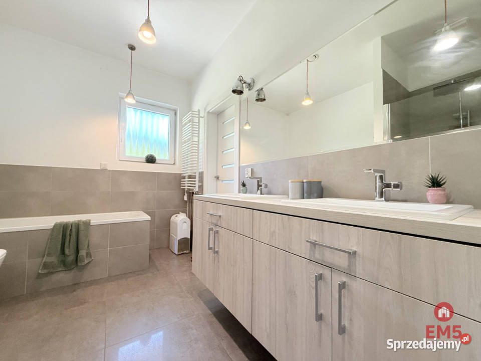 Ogłoszenie dom wolnostojący 190m2 Protasy Rok budowy 2014